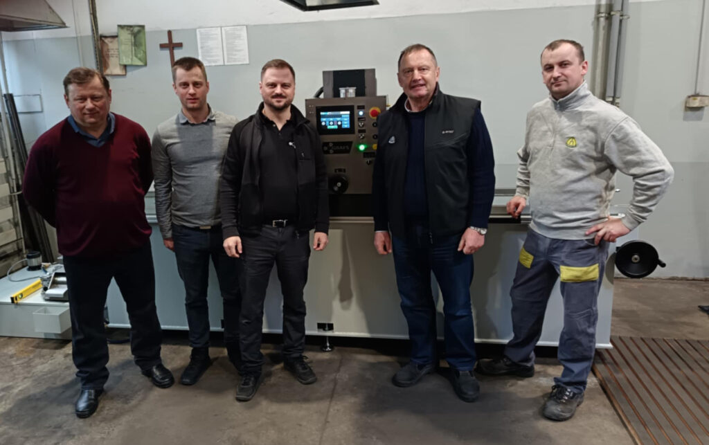 Szlifierka do noży gilotynowych w firmie Klingspor